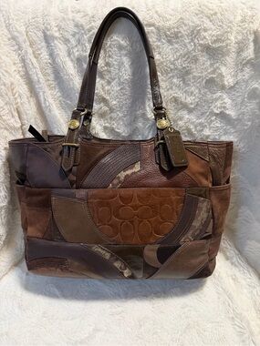 Like NEW!! Y2K vintage Coach chocolate patchwork shoulder bag